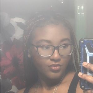 Meet your Posher, Anasia